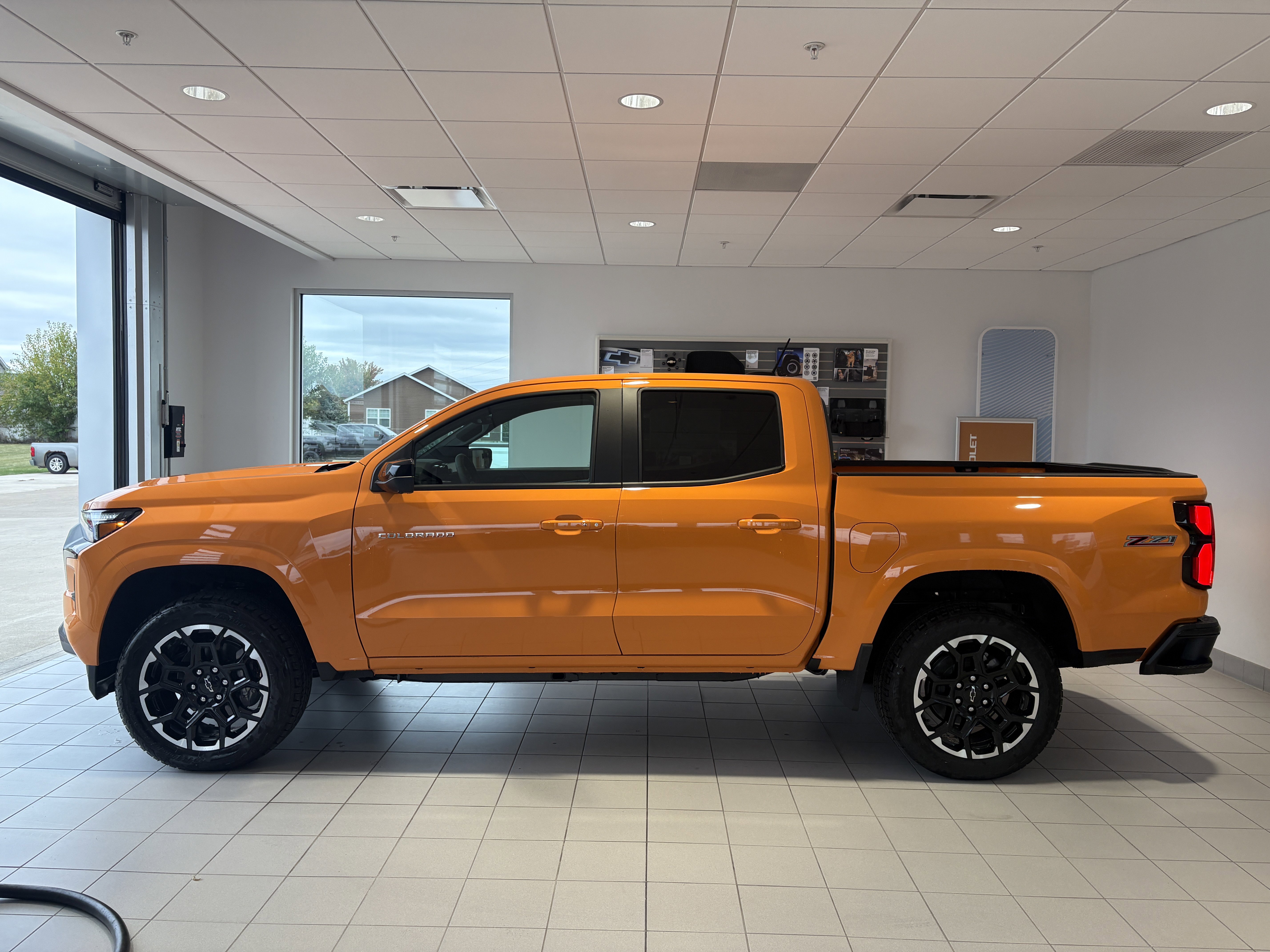 New 2026 Chevrolet Colorado Z71 w/ Technology Package image 2