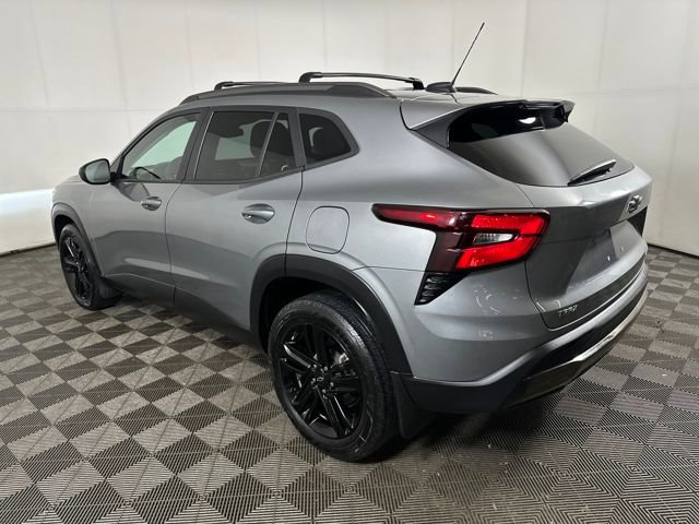 Used 2024 Chevrolet Trax ACTIV w/ Sunroof Package image 5