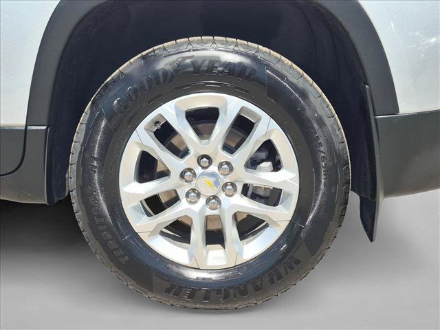 Used 2022 Chevrolet Traverse LS FWD image 23