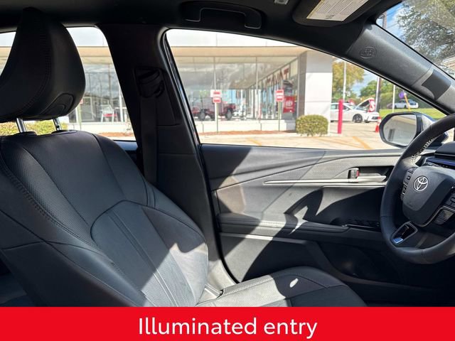 Used 2025 Toyota Camry XSE FWD image 18