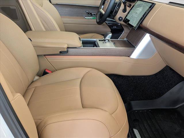 New 2026 Land Rover Range Rover Long Wheelbase SE AWD/4WD image 18