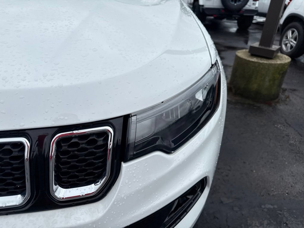 Used 2023 Jeep Compass Limited AWD/4WD image 11