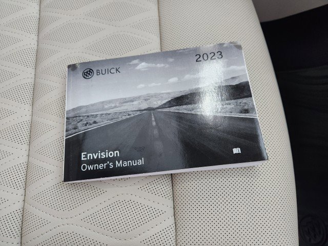 Used 2023 Buick Envision Avenir image 15