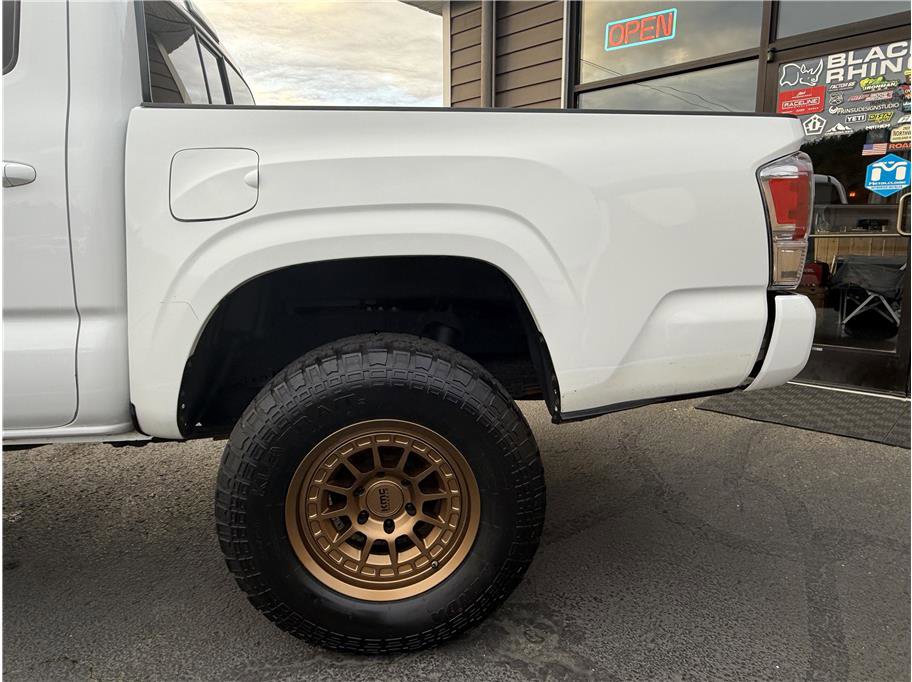 Used 2019 Toyota Tacoma SR w/ SR Convenience Package image 10