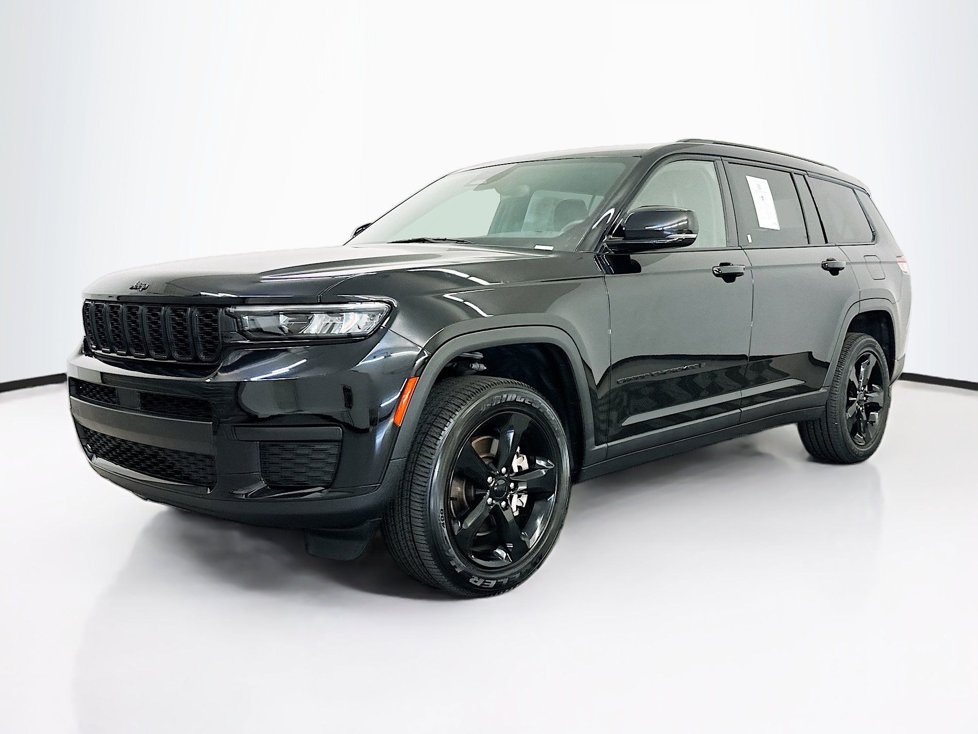 Used 2023 Jeep Grand Cherokee L Laredo AWD/4WD image 3
