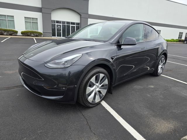 Used 2024 Tesla Model Y Long Range AWD/4WD image 11