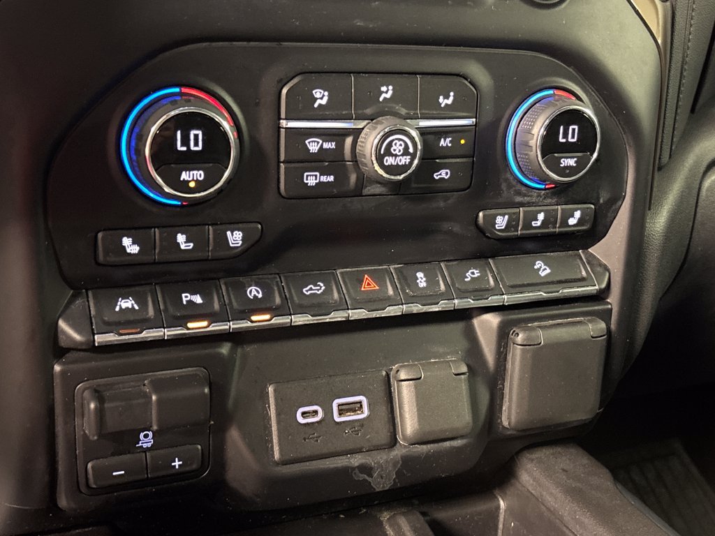 Used 2021 Chevrolet Silverado 1500 High Country w/ Technology Package AWD/4WD image 40