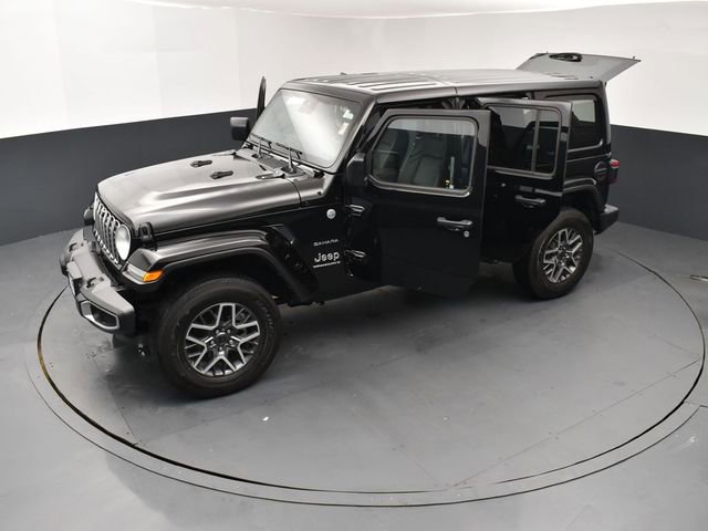 Used 2024 Jeep Wrangler Unlimited Sahara w/ Technology Group AWD/4WD image 27