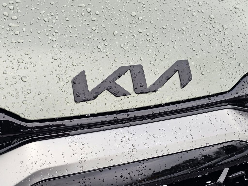 Certified 2024 Kia Sportage X-Pro image 3