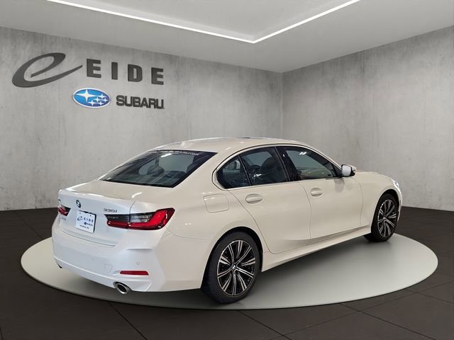 Used 2025 BMW 330i xDrive Sedan image 4