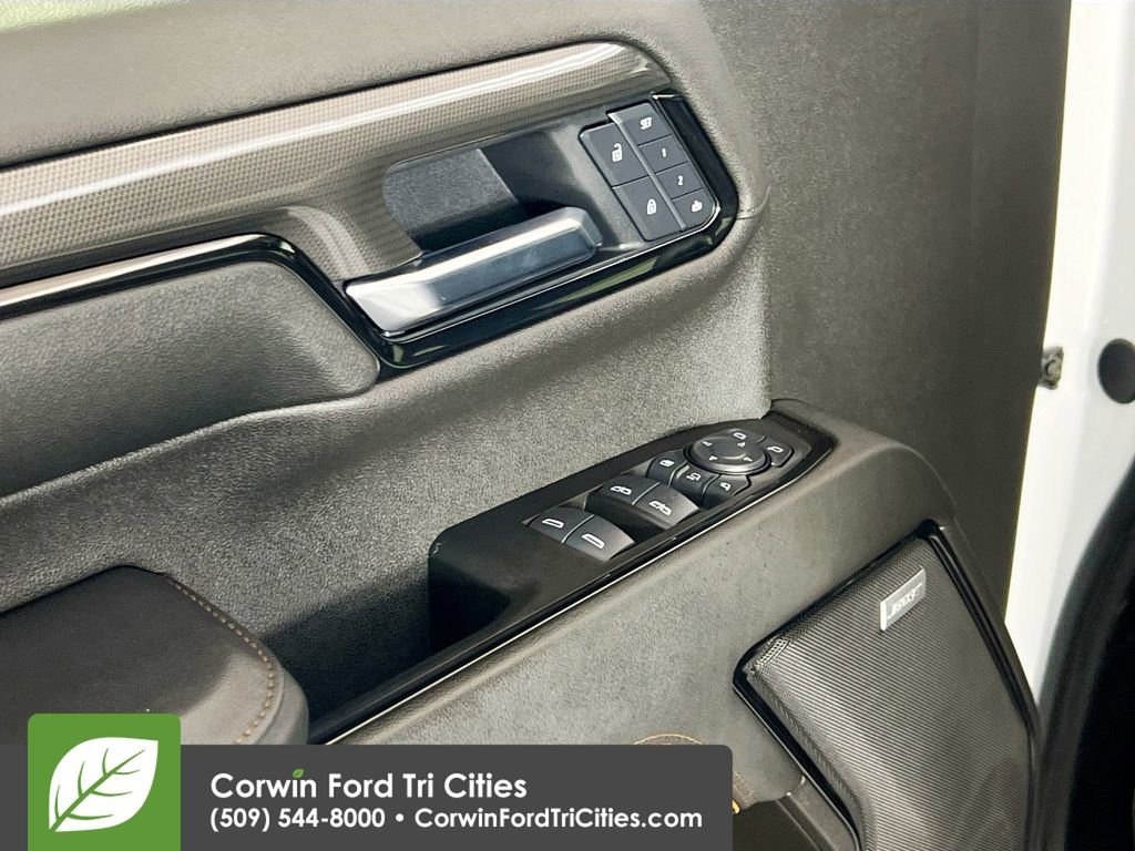 Used 2025 GMC Sierra 3500 AT4 w/ AT4 Premium Plus Package image 11