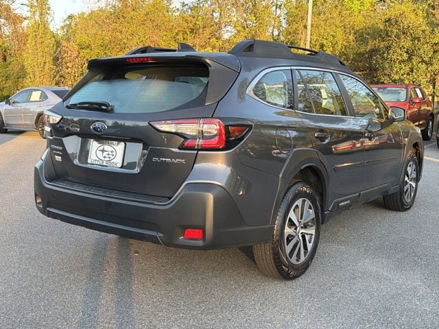 Used 2025 Subaru Outback AWD/4WD image 3