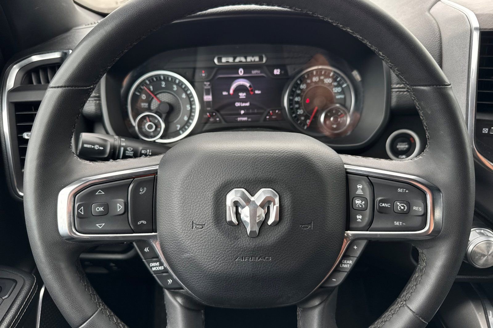Used 2025 RAM 1500 Laramie AWD/4WD image 26