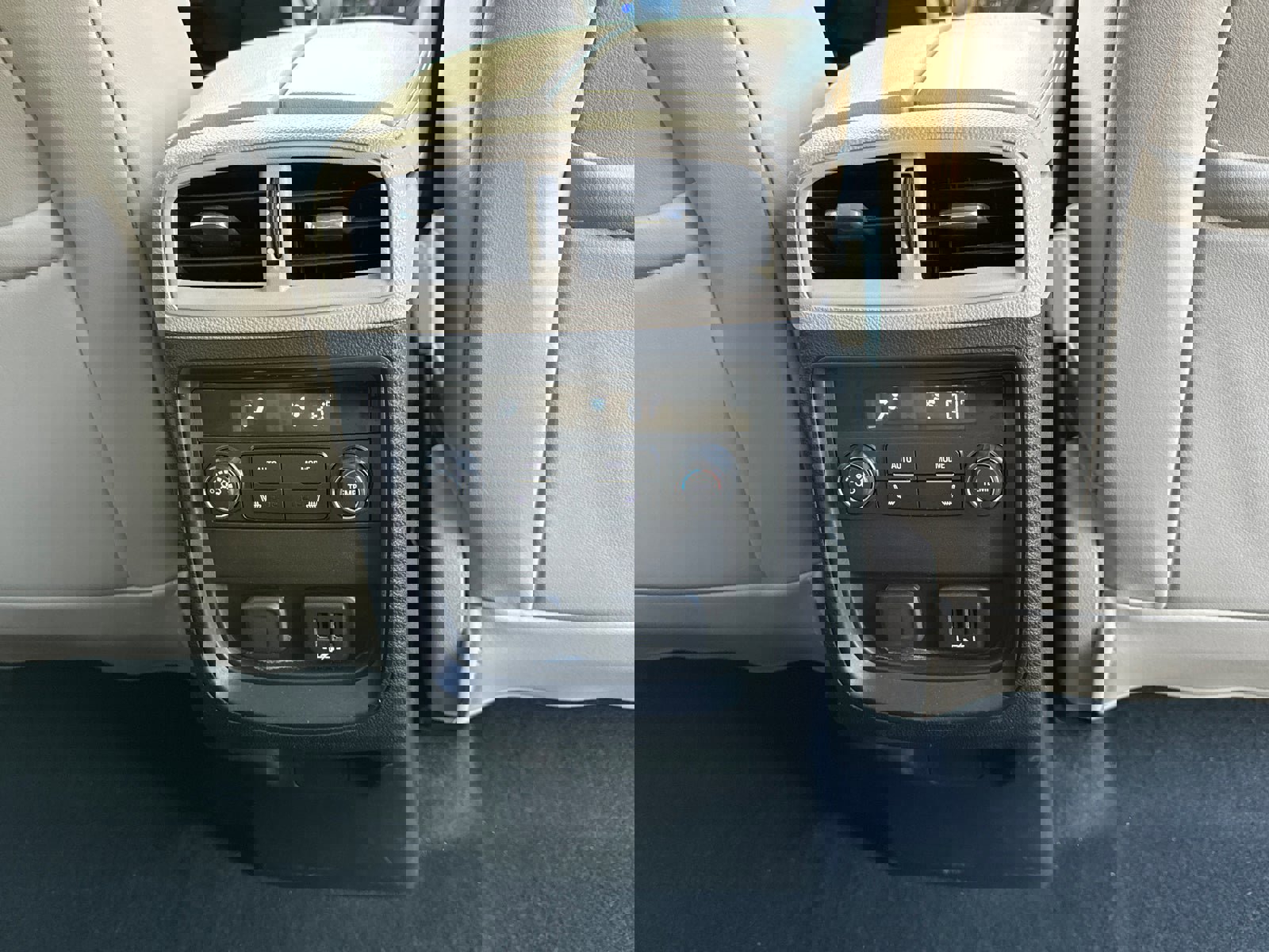 Certified 2022 Chevrolet Silverado 1500 Custom image 18