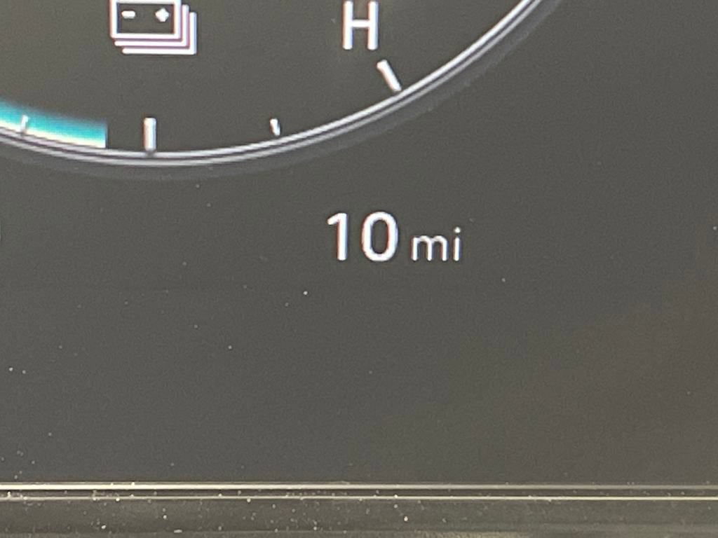 New 2025 Hyundai Elantra Limited image 21