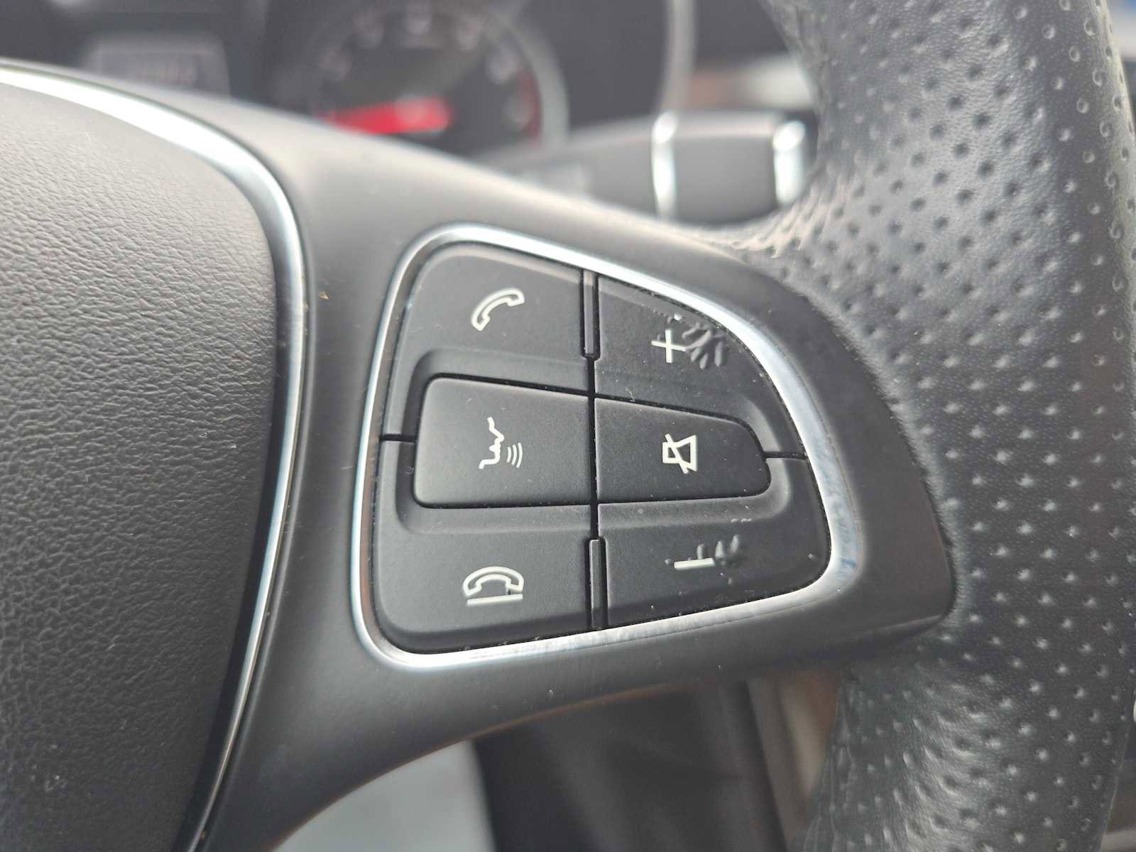 Used 2017 Mercedes-Benz GLC 300 4MATIC image 27