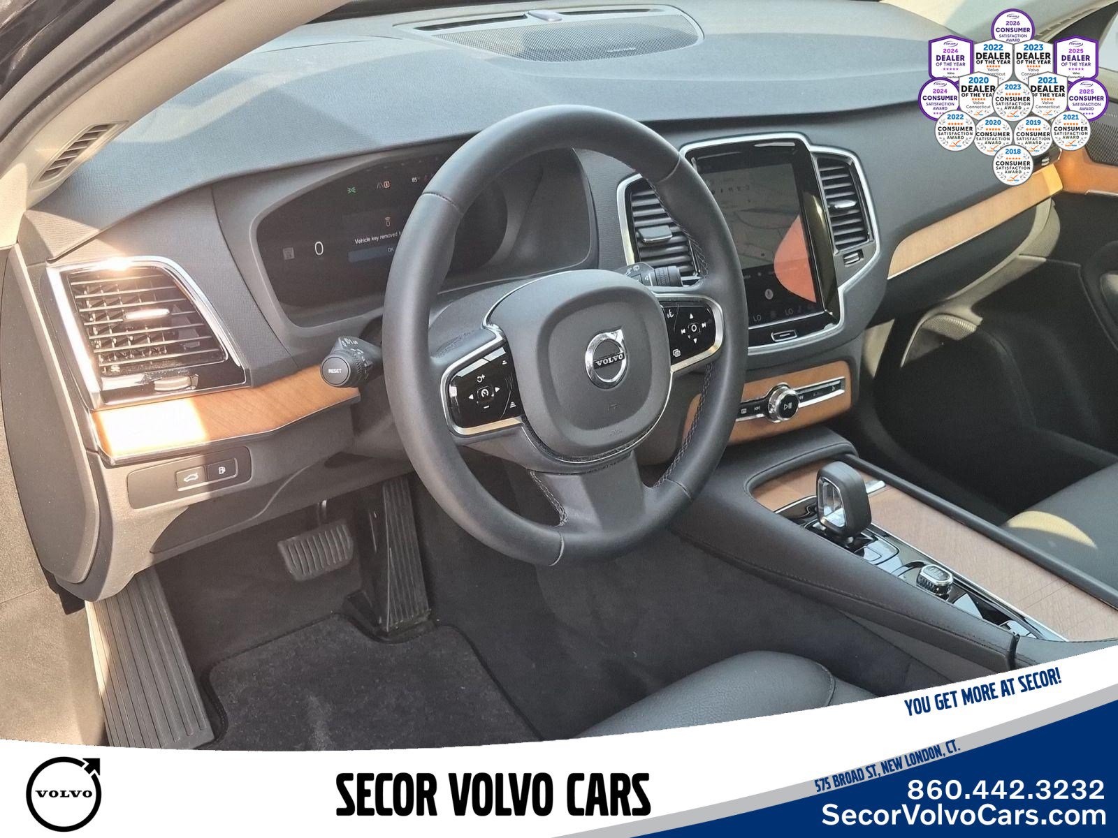 Certified 2024 Volvo XC90 T8 Plus w/ Protection Package Premier AWD/4WD image 11