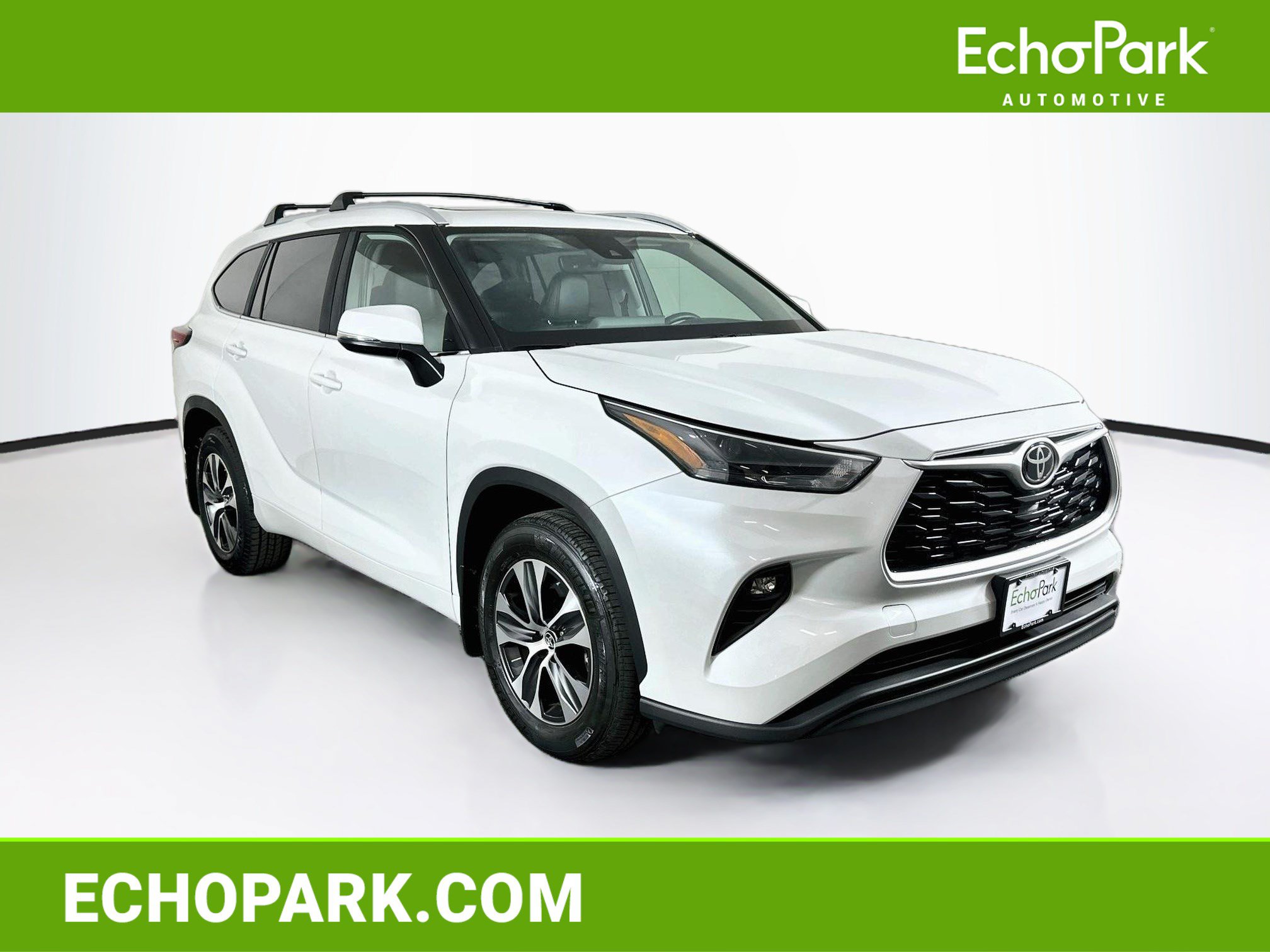 Used 2023 Toyota Highlander XLE FWD image 1