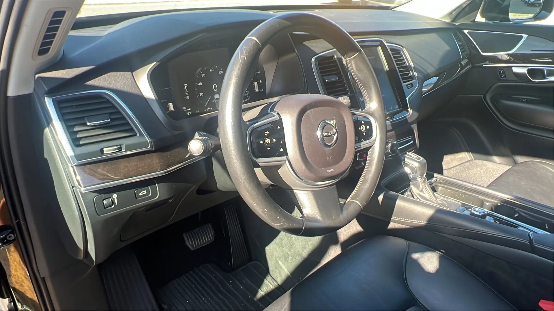 Used 2019 Volvo XC90 T5 Momentum image 24
