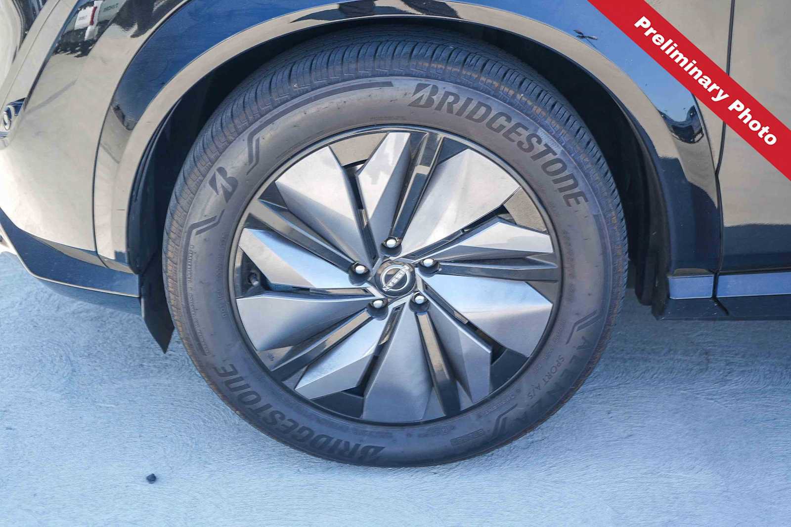 Used 2024 Nissan Ariya AWD image 11
