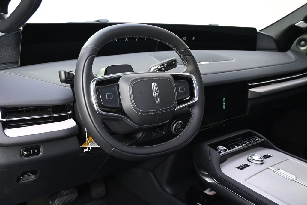 New 2026 Lincoln Navigator Reserve image 11