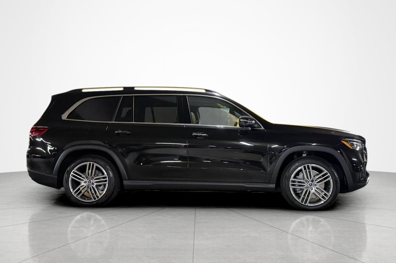 New 2026 Mercedes-Benz GLS 450 4MATIC image 6