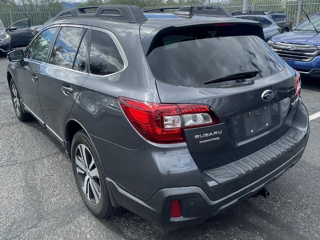 Used 2018 Subaru Outback 2.5i Limited AWD/4WD image 11