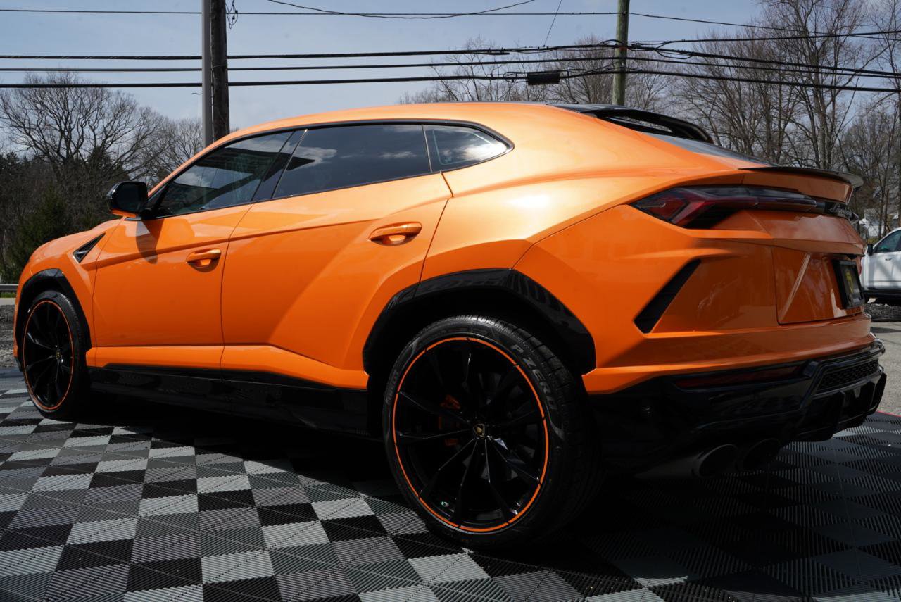 Used 2022 Lamborghini Urus AWD/4WD image 13