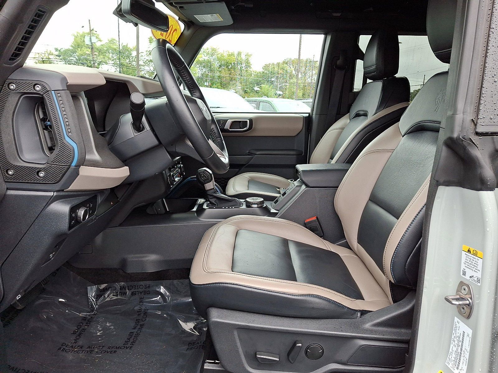 Used 2024 Ford Bronco Wildtrak image 12