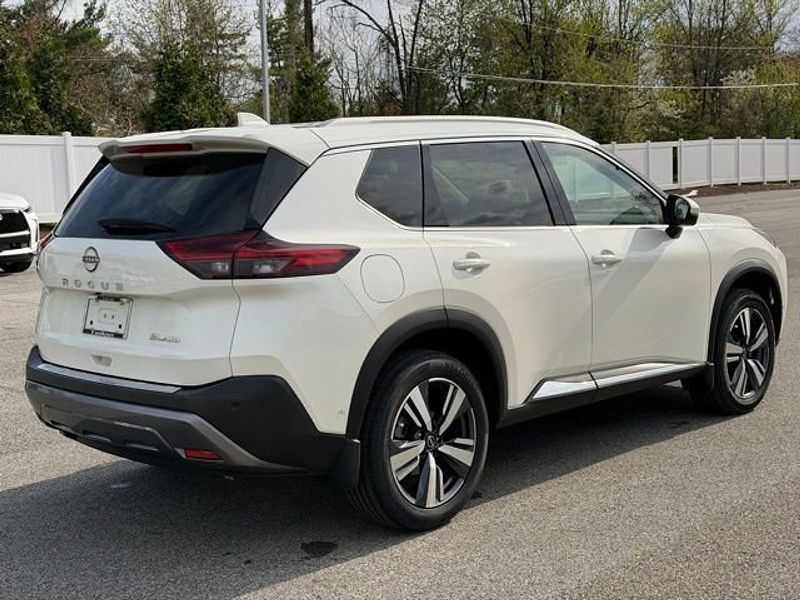 Used 2023 Nissan Rogue SL w/ SL Premium Package AWD/4WD image 7