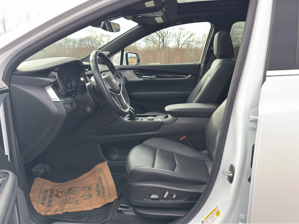 Used 2024 Cadillac XT5 Premium Luxury w/ LPO, Floor Liner Package image 15