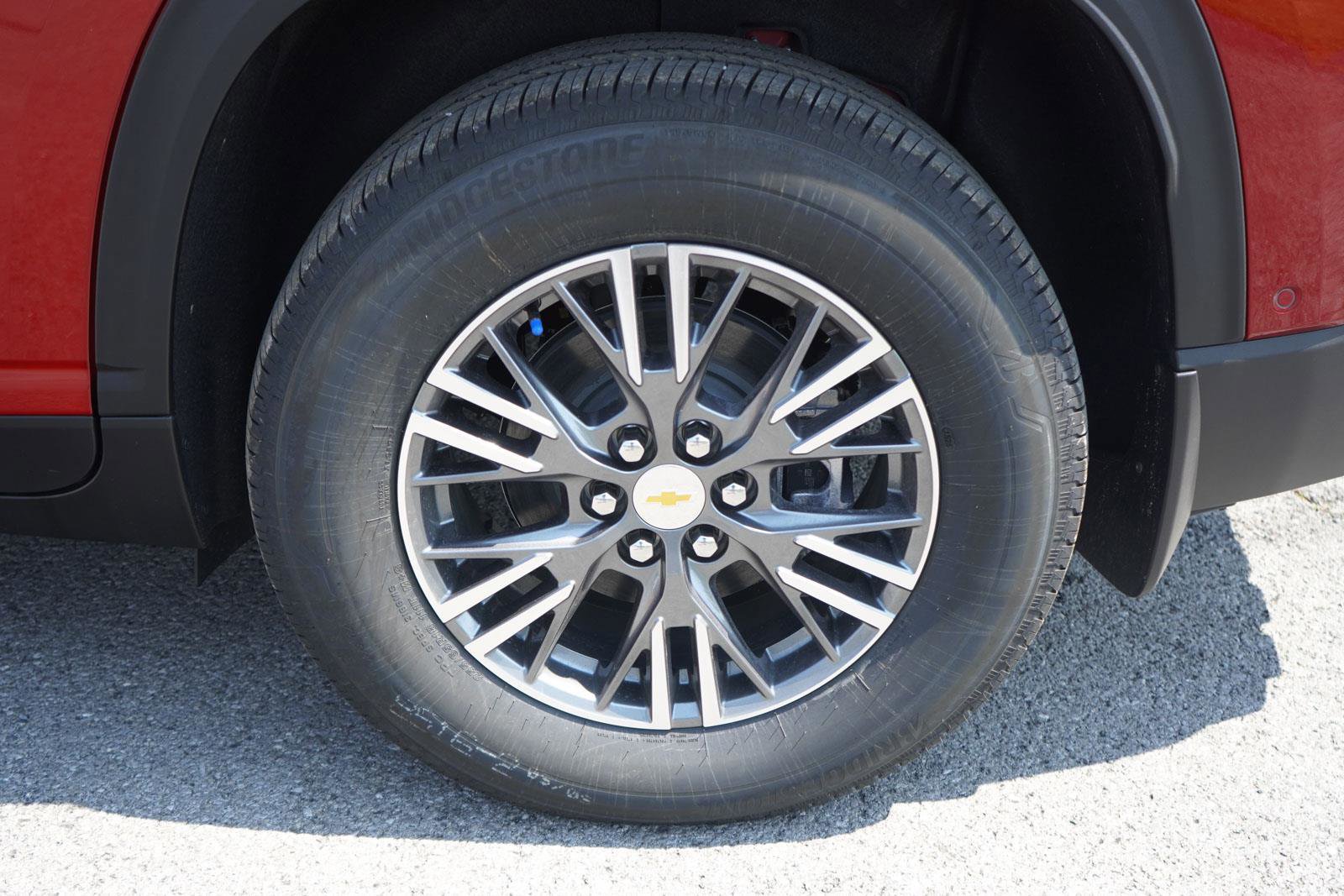 New 2025 Chevrolet Traverse LT w/ Enhanced Driving Package image 11