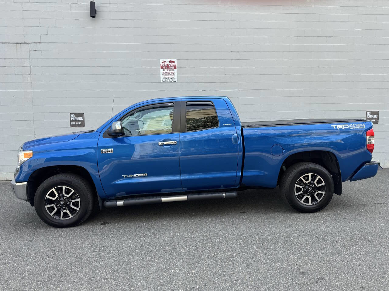 Used 2017 Toyota Tundra Limited image 3