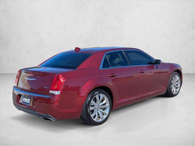 Used 2013 Chrysler 300 C RWD image 5