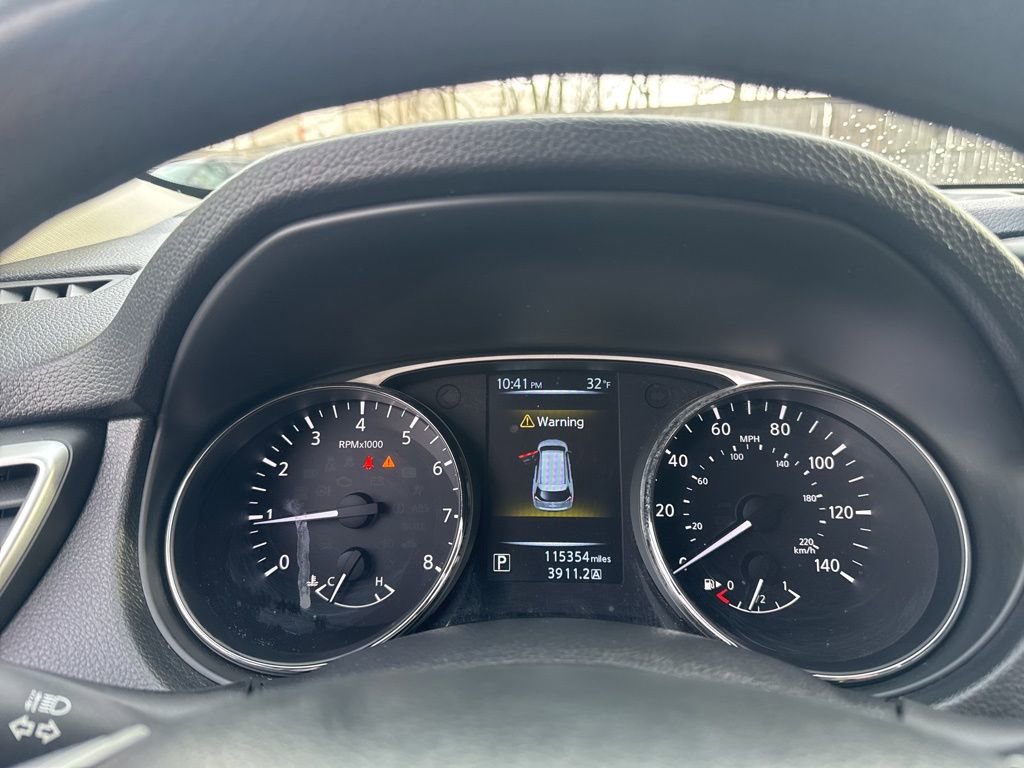 Used 2015 Nissan Rogue SV image 21