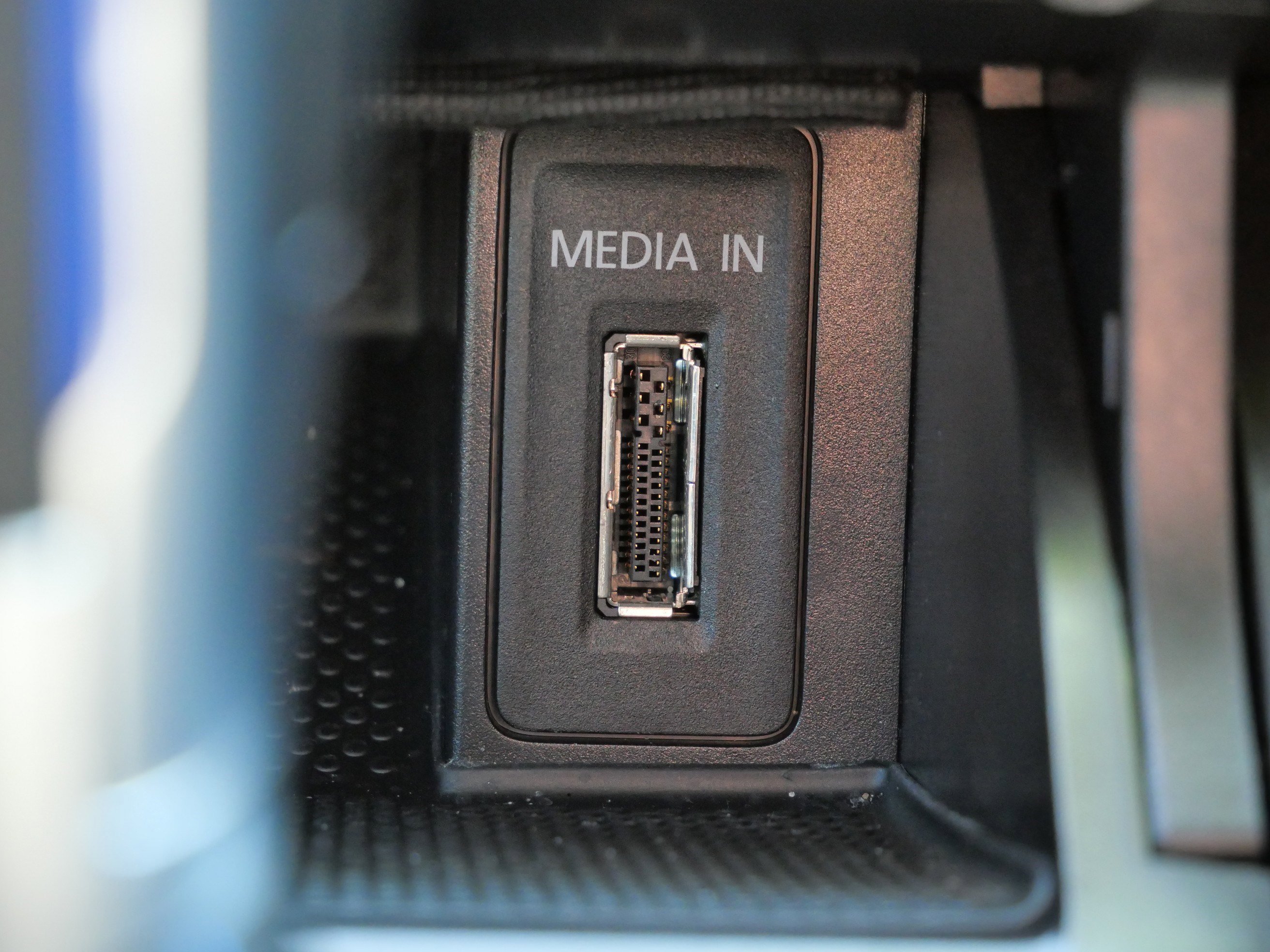 Used 2015 Volkswagen e-Golf SEL Premium image 31