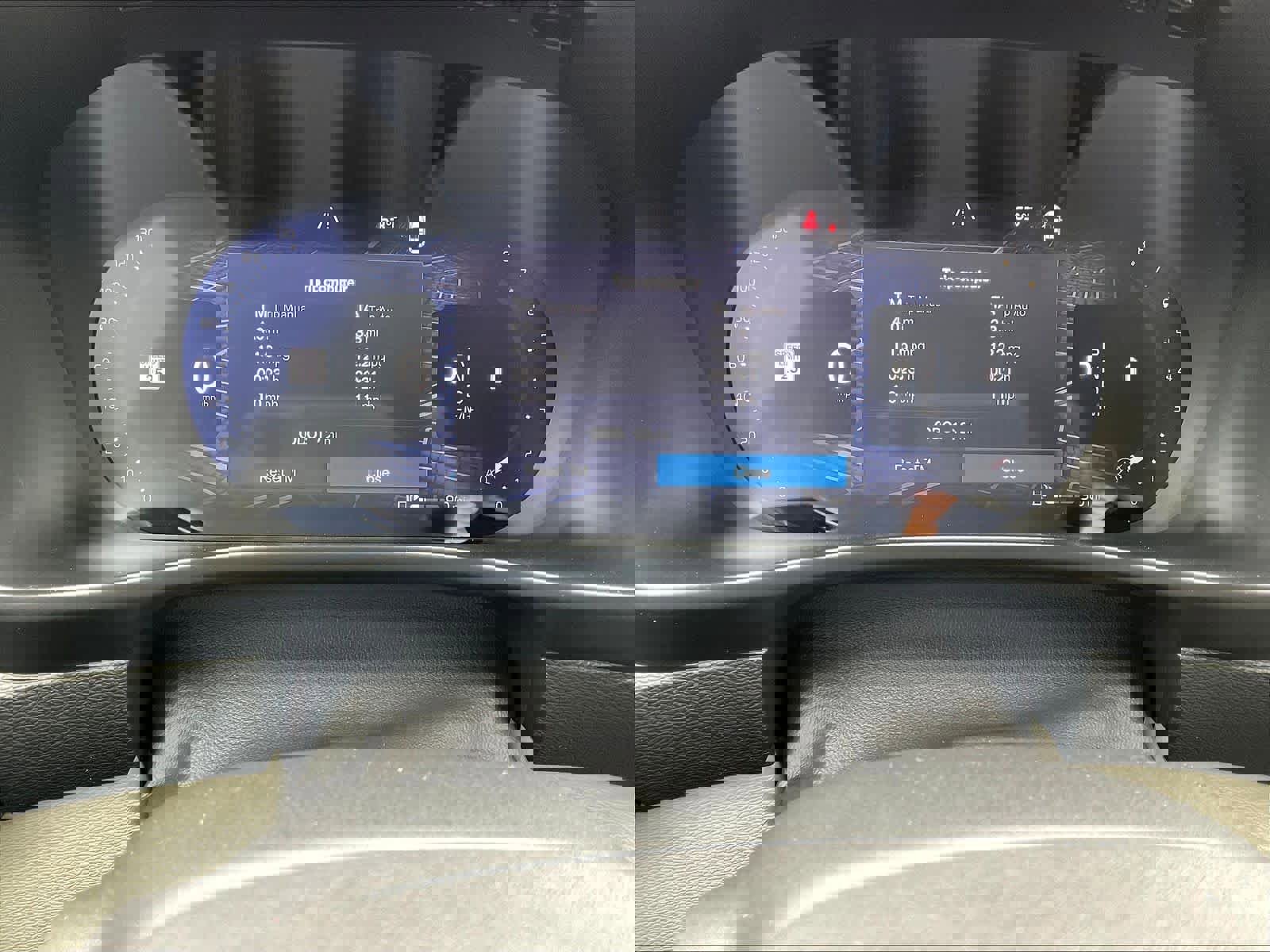 New 2026 Volvo XC40 B4 Plus w/ Climate Package image 19