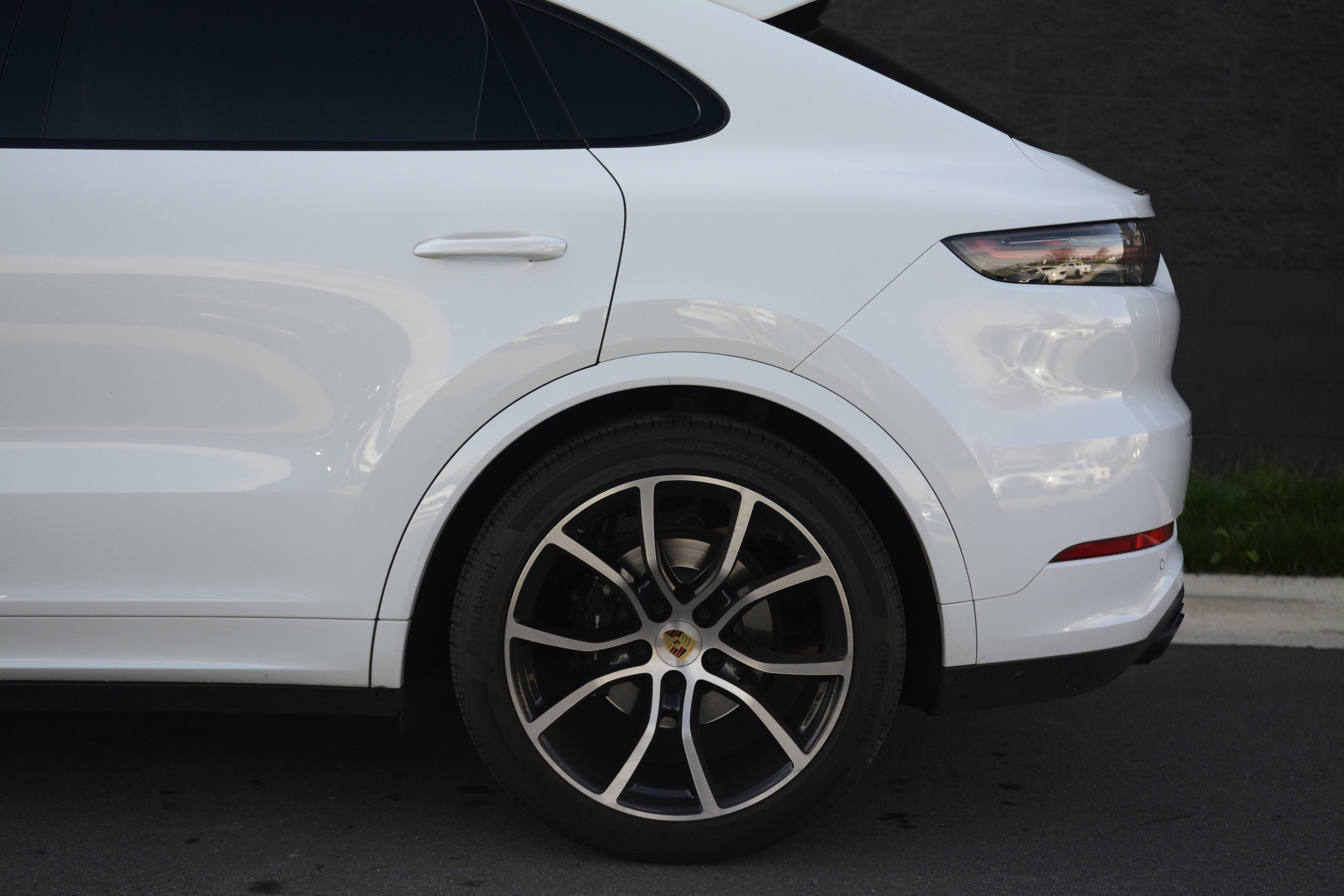 Certified 2023 Porsche Cayenne S Platinum image 40