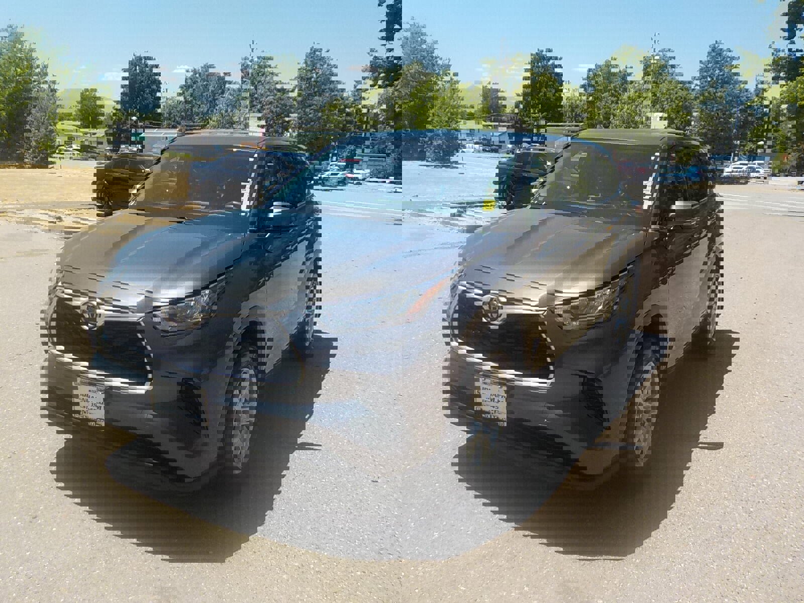 Used 2020 Toyota Highlander L image 1