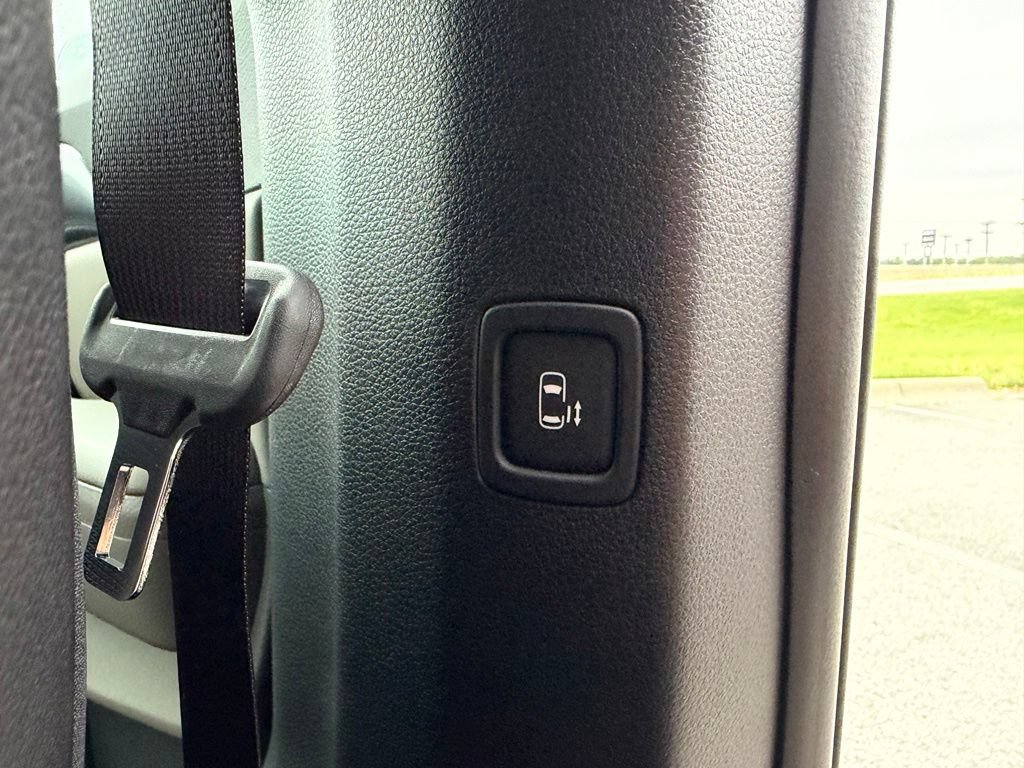 New 2026 Kia Carnival LX FWD image 34