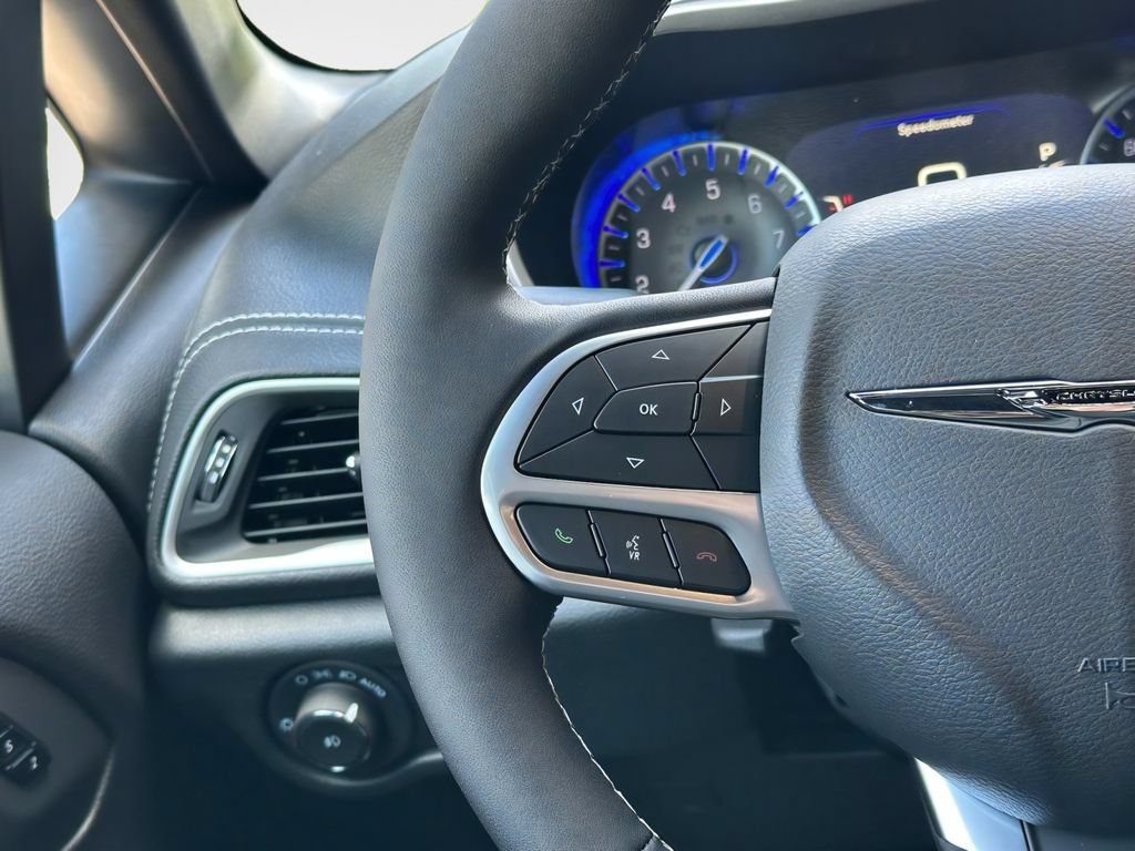 New 2026 Chrysler Pacifica Select FWD image 9