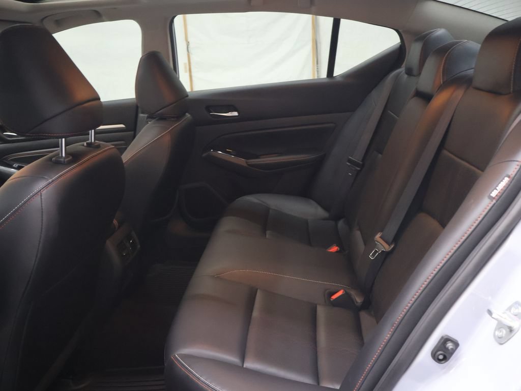 Used 2023 Nissan Altima 2.0 SR FWD image 14