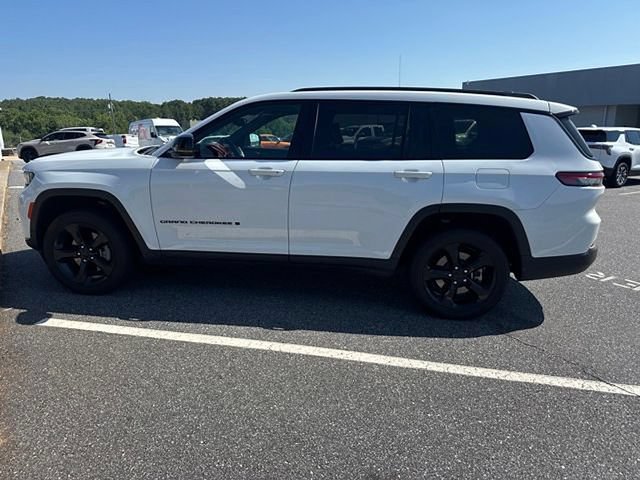 Used 2024 Jeep Grand Cherokee L Altitude AWD/4WD image 1