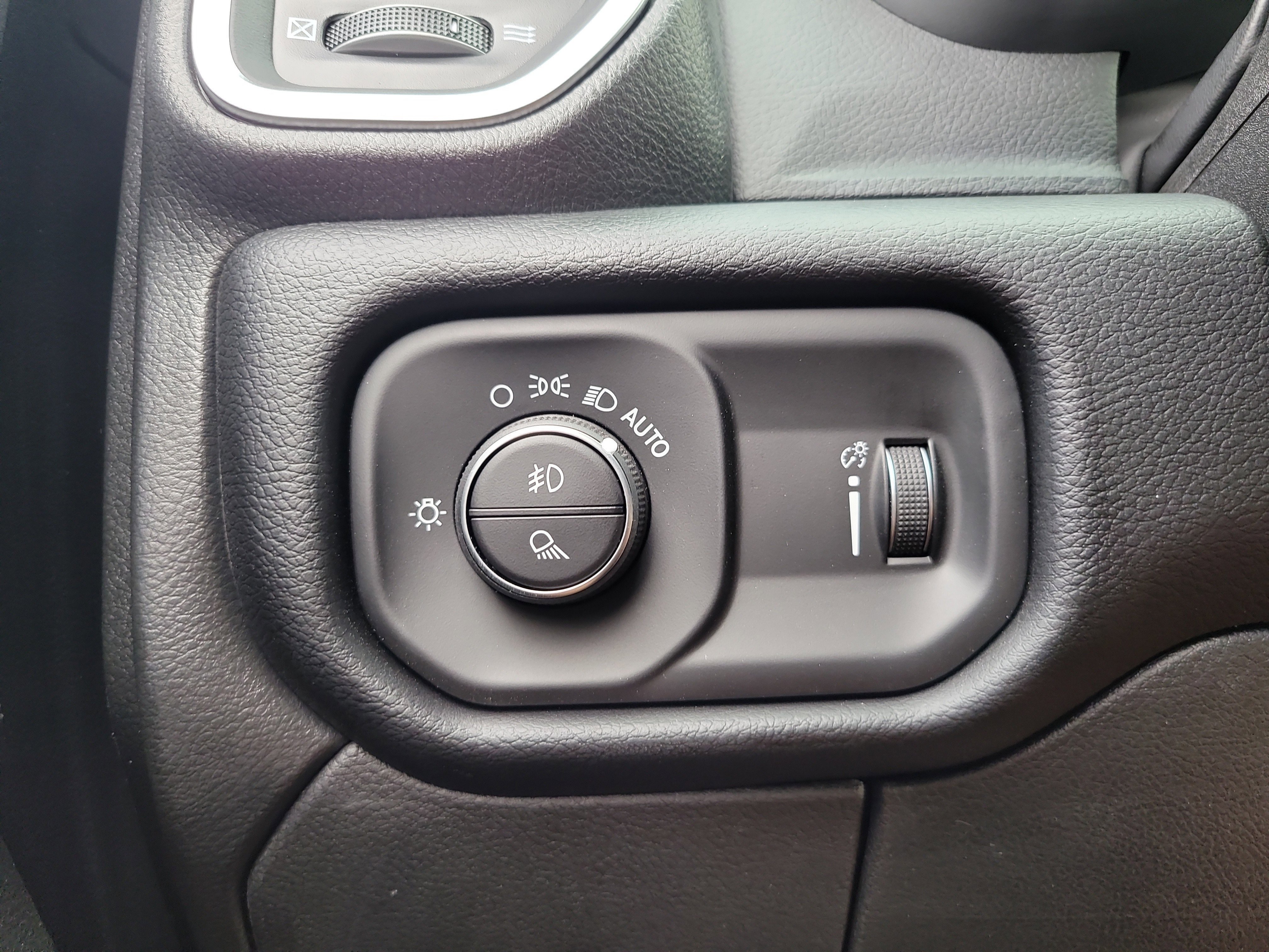 New 2026 RAM 2500 Big Horn AWD/4WD image 21