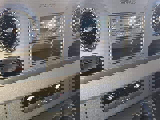 Used 2025 Mercedes-Benz Sprinter 2500 image 25