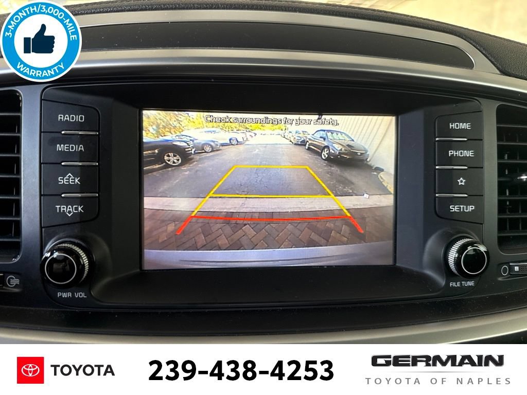 Used 2020 Kia Sorento LX FWD image 13