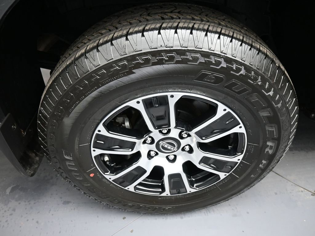 Used 2024 Nissan Titan SV w/ SV Convenience Package image 12