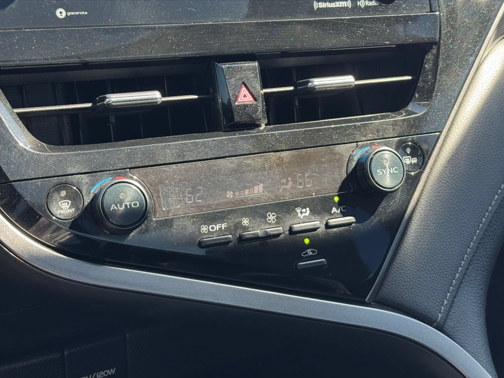 Used 2022 Toyota Camry XSE FWD image 16