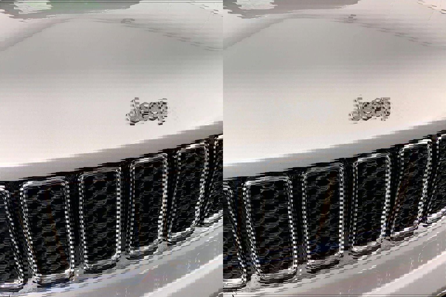 Used 2022 Jeep Grand Cherokee Overland w/ Luxury Tech Group IV image 29