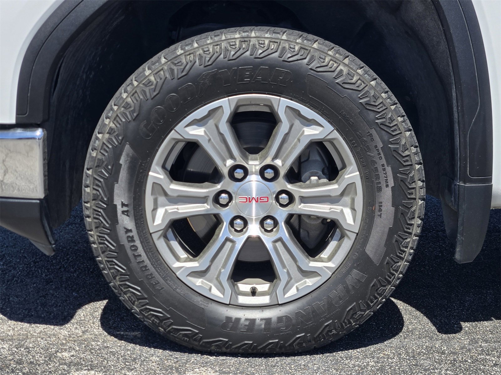 Used 2023 GMC Sierra 1500 SLE image 9